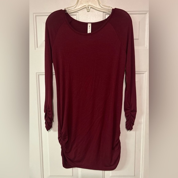 Vanilla‎ Bay Women's Long Sleeve Ruched Top, Burgundy, Small - Picture 2 of 9
